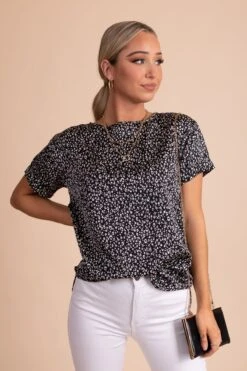 Hello Hollywood Leopard Print Blouse 27 Hello Hollywood Leopard Print Blouse -Outlet Bella Ella Boutique Store BELLAELLA 1.5.22 0555 5000x