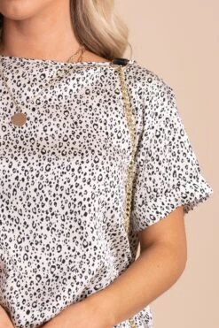 Hello Hollywood Leopard Print Blouse 20 Hello Hollywood Leopard Print Blouse -Outlet Bella Ella Boutique Store BELLAELLA 1.5.22 1140 5000x