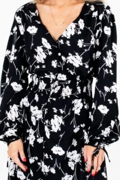 Endless Enchantment Floral Midi Dress -Outlet Bella Ella Boutique Store EndlessEnchantmentBlackDressDetail 5000x