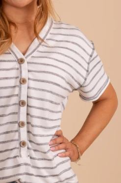 Fun Loving Striped Top -Outlet Bella Ella Boutique Store FunLovingStripedTop BlackDetail 5000x