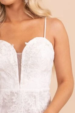 Give Your Heart Lace Maxi Dress 7 Give Your Heart Lace Maxi Dress -Outlet Bella Ella Boutique Store GiveYourHeartLaceMaxiDress Detail 5000x