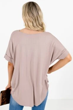 Going Steady Short Sleeve Blouse 33 Going Steady Short Sleeve Blouse -Outlet Bella Ella Boutique Store GoingSteadyBlouseTaupeBack 5000x