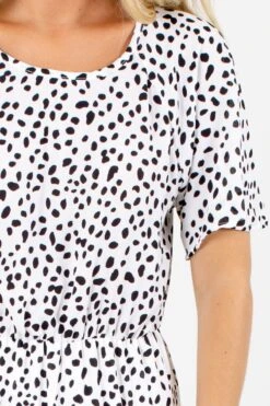 On The Spot White Patterned Midi Dress 10 On The Spot White Patterned Midi Dress -Outlet Bella Ella Boutique Store On The Spot White Dress Detail 5000x