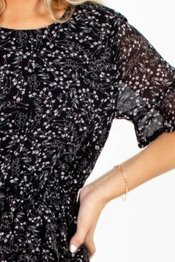 Own The Occasion Floral Midi Dress -Outlet Bella Ella Boutique Store Own the Occasion Black Dress Detail 5000x