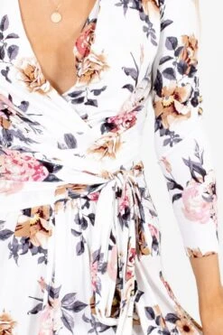 Sunday Kind Of Love White Floral Knee-Length Dress 11 Sunday Kind Of Love White Floral Knee-Length Dress -Outlet Bella Ella Boutique Store Sunday Kind of Love White Dress Detail 5000x