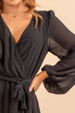 Simple Elegance Long Sleeve Maxi Dress -Outlet Bella Ella Boutique Store blackmaxidetail 5000x