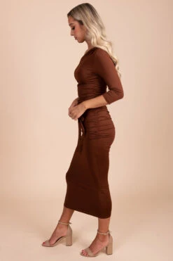 How Lovely You Are One-Shoulder Midi Dress -Outlet Bella Ella Boutique Store brown side 3ee9b3c3 99c6 4152 aa7d bdac2e11fbe2 5000x