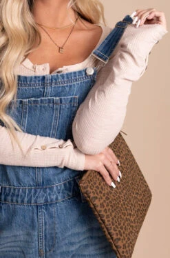 Our Last Summer Denim Overalls - Blue -Outlet Bella Ella Boutique Store detail 0a751fed b5ee 4e03 9348 c4a72f0be6d6 5000x