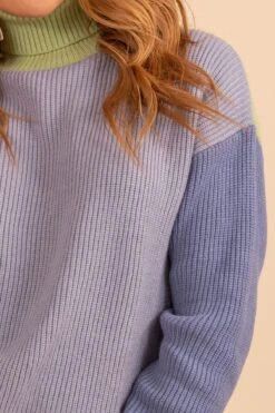 Painted Canvas Color Block Turtleneck Sweater -Outlet Bella Ella Boutique Store greendetail 26bdb854 a591 4f46 ae8d 4bf254de15eb 5000x