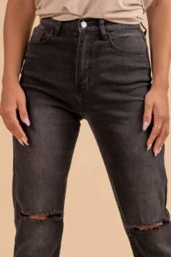 Living Big High Rise Black Jeans 8 Living Big High Rise Black Jeans -Outlet Bella Ella Boutique Store livingbighighriseblackjeansdetail 5000x