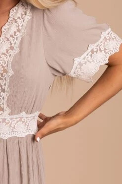 Love Without Limits Maxi Dress -Outlet Bella Ella Boutique Store love without limits brown detail 5000x