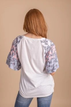 Outside The Limits Floral Sleeve Top -Outlet Bella Ella Boutique Store outsidethelimitsfloralsleevetopback 5000x